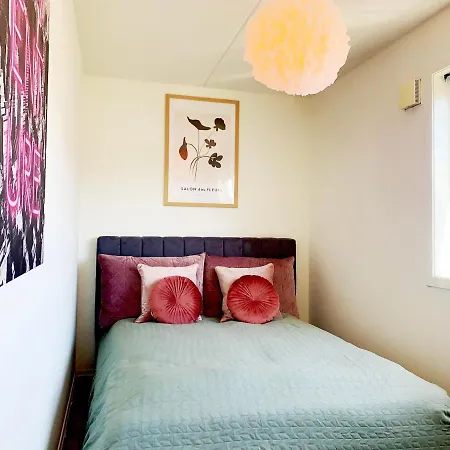 Floor Center Flat With Free Parking Apartment *
