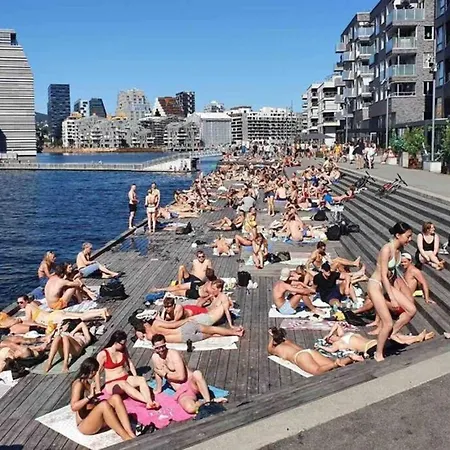 Floor Center Flat With Free Parking *