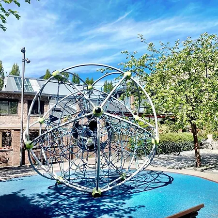 Floor Center Flat With Free Parking *